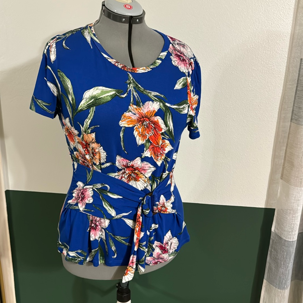 Flattering Bobeau Top!